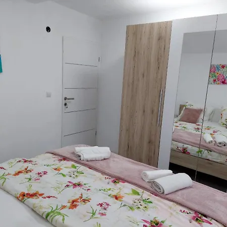 Vila Nejra1 Sa Bazenom Apartment Pula