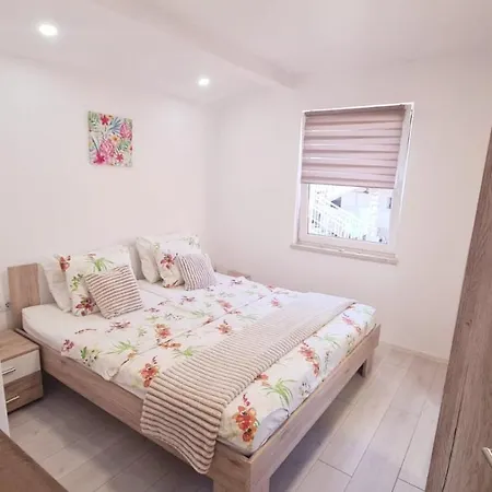 Vila Nejra1 Sa Bazenom Apartment Pula